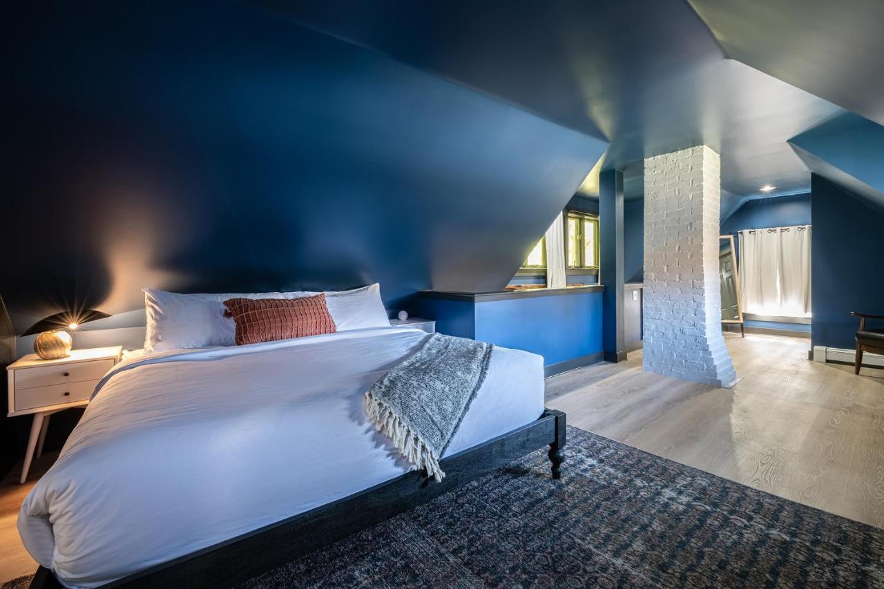 Riverhouse By Weekender Formerly Jack Daniels Inn Питерборо Экстерьер фото